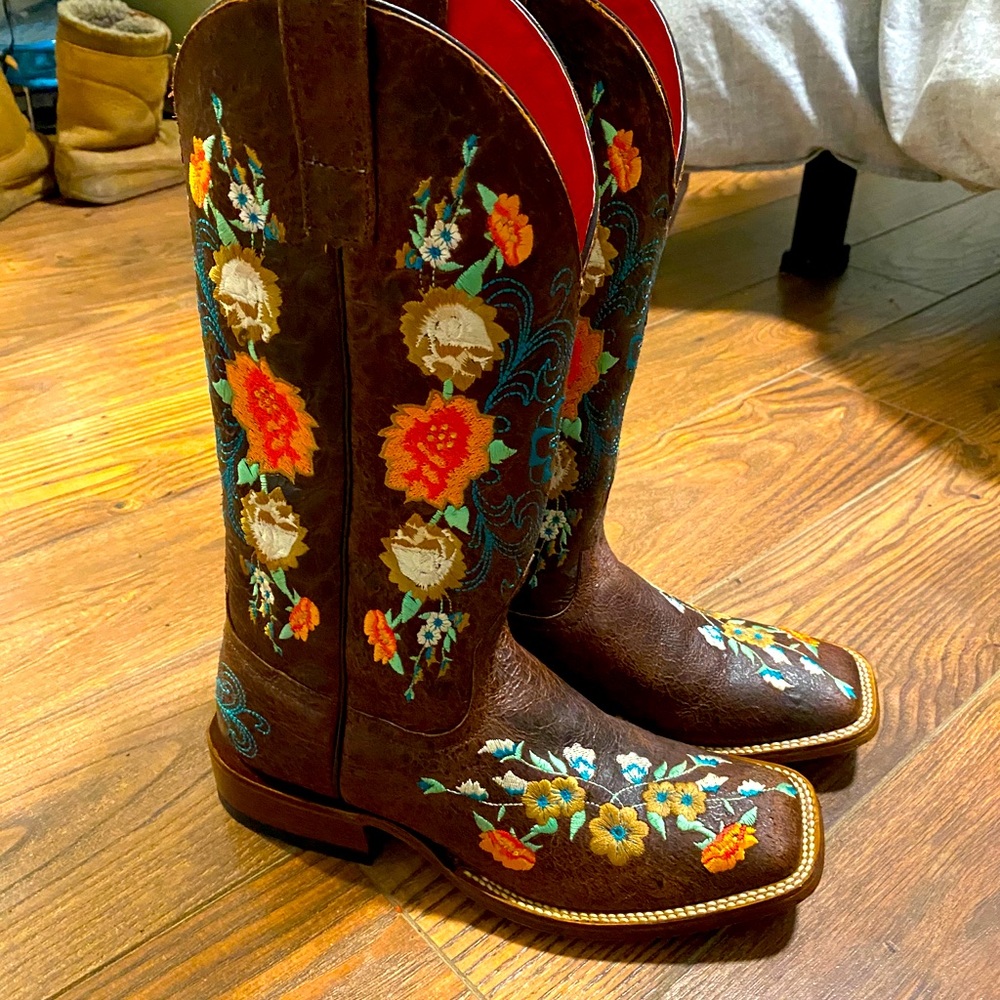 Like new macie bean cowboy boat size 8 1/2